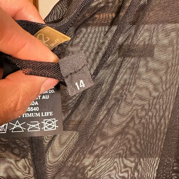 NWT Sympli Black Mesh Barely Legging LONG Size
14 Sheer Layering Made in Canada - Picture 8 of 11